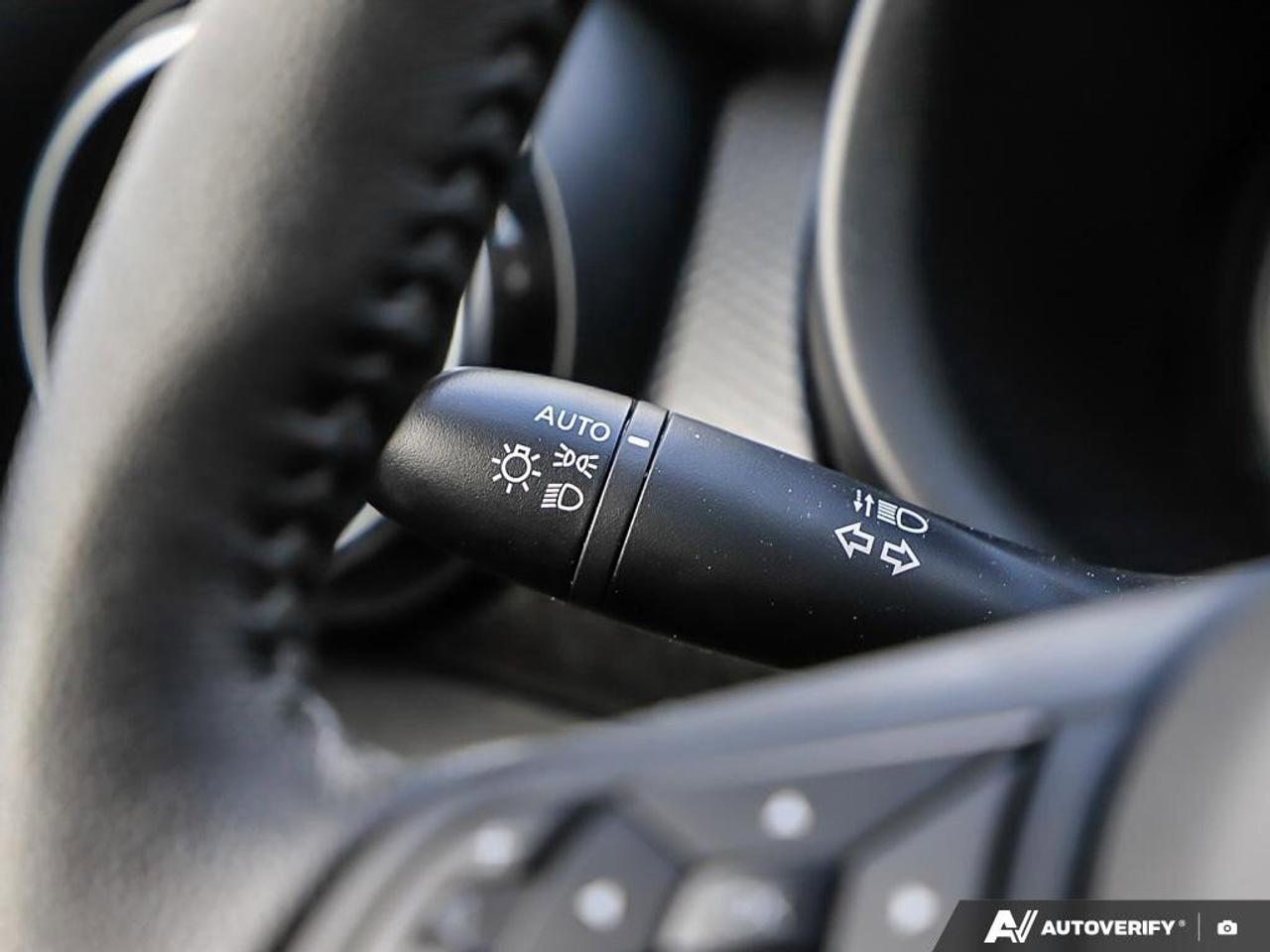 2021 Nissan Kicks SVFWD, HTD SEATS, CARPLAY, KEYLESS ENTRY, HTD MIRR Photo