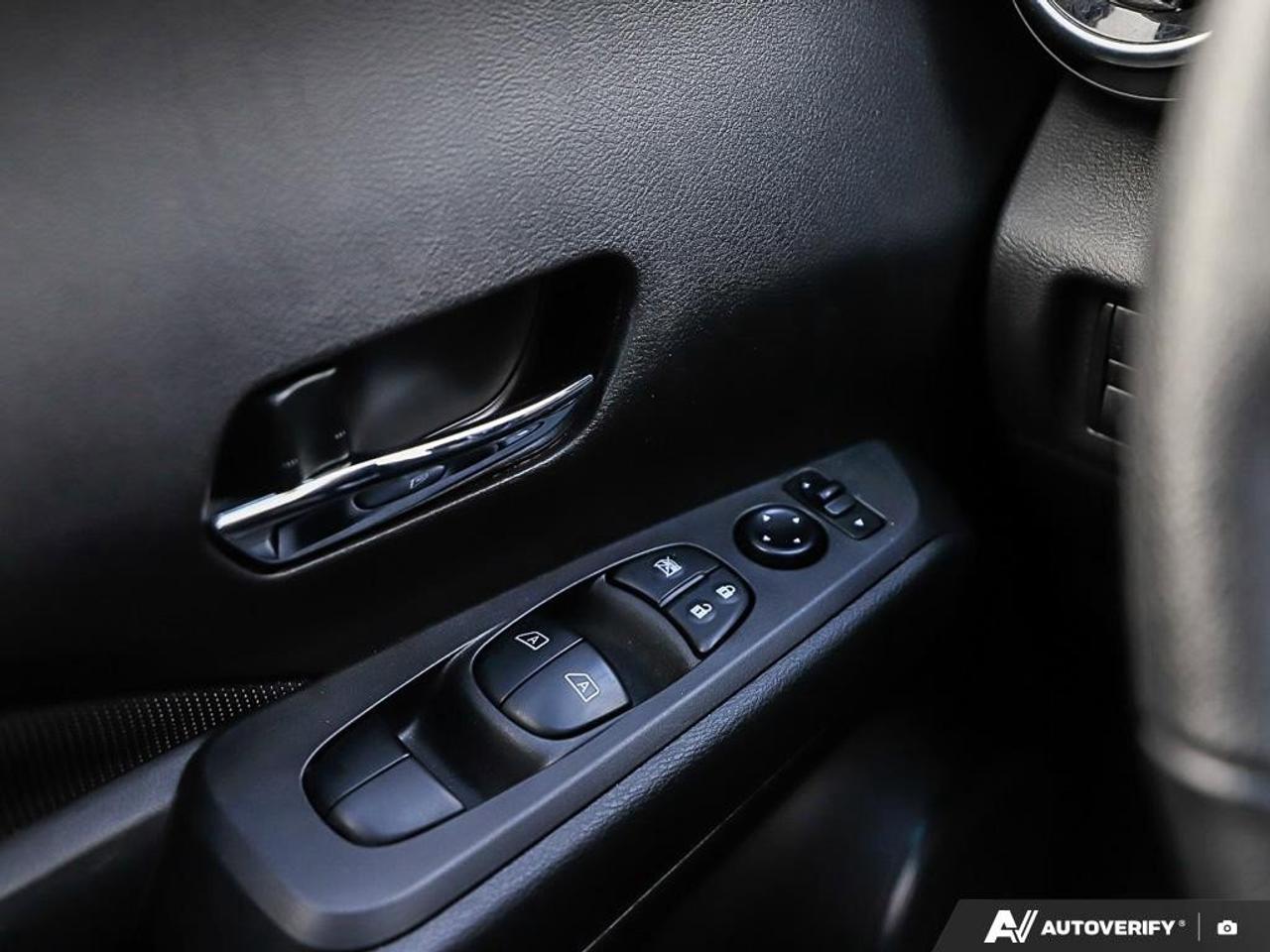 2021 Nissan Kicks SVFWD, HTD SEATS, CARPLAY, KEYLESS ENTRY, HTD MIRR Photo