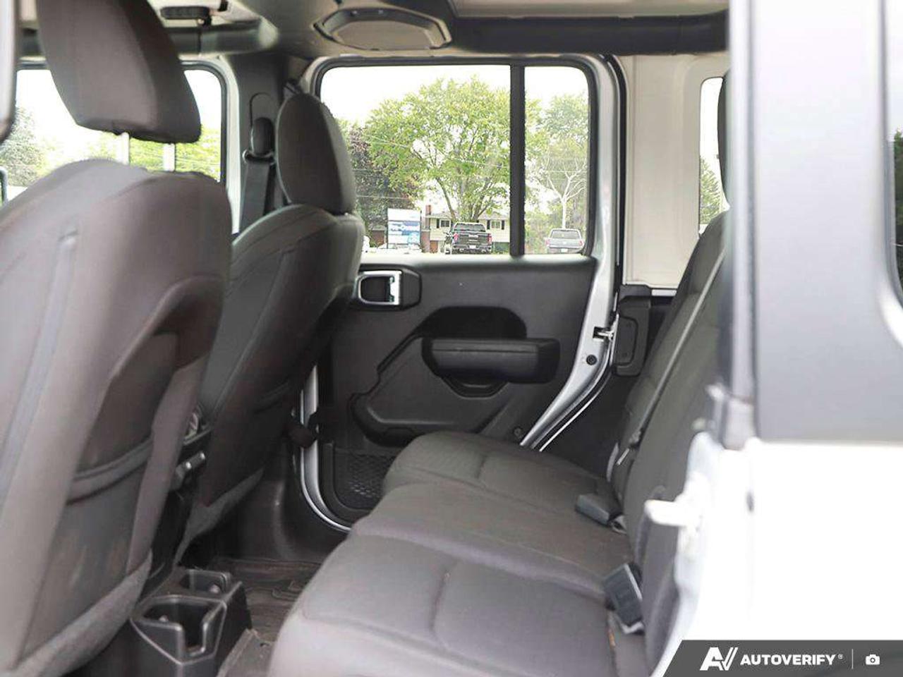 2023 Jeep Wrangler WillysACCIDENT-FREE, ALPINE AUDIO, 2.0L TURBO, NAV, HTD SEATS Photo