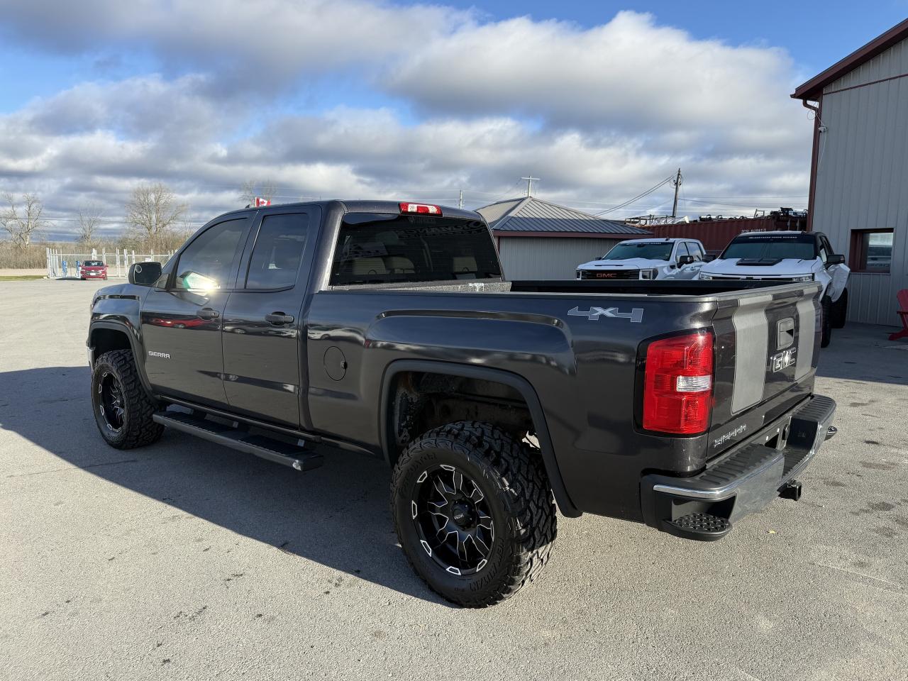 2015 GMC Sierra 1500 4WD DOUBLE CAB Photo