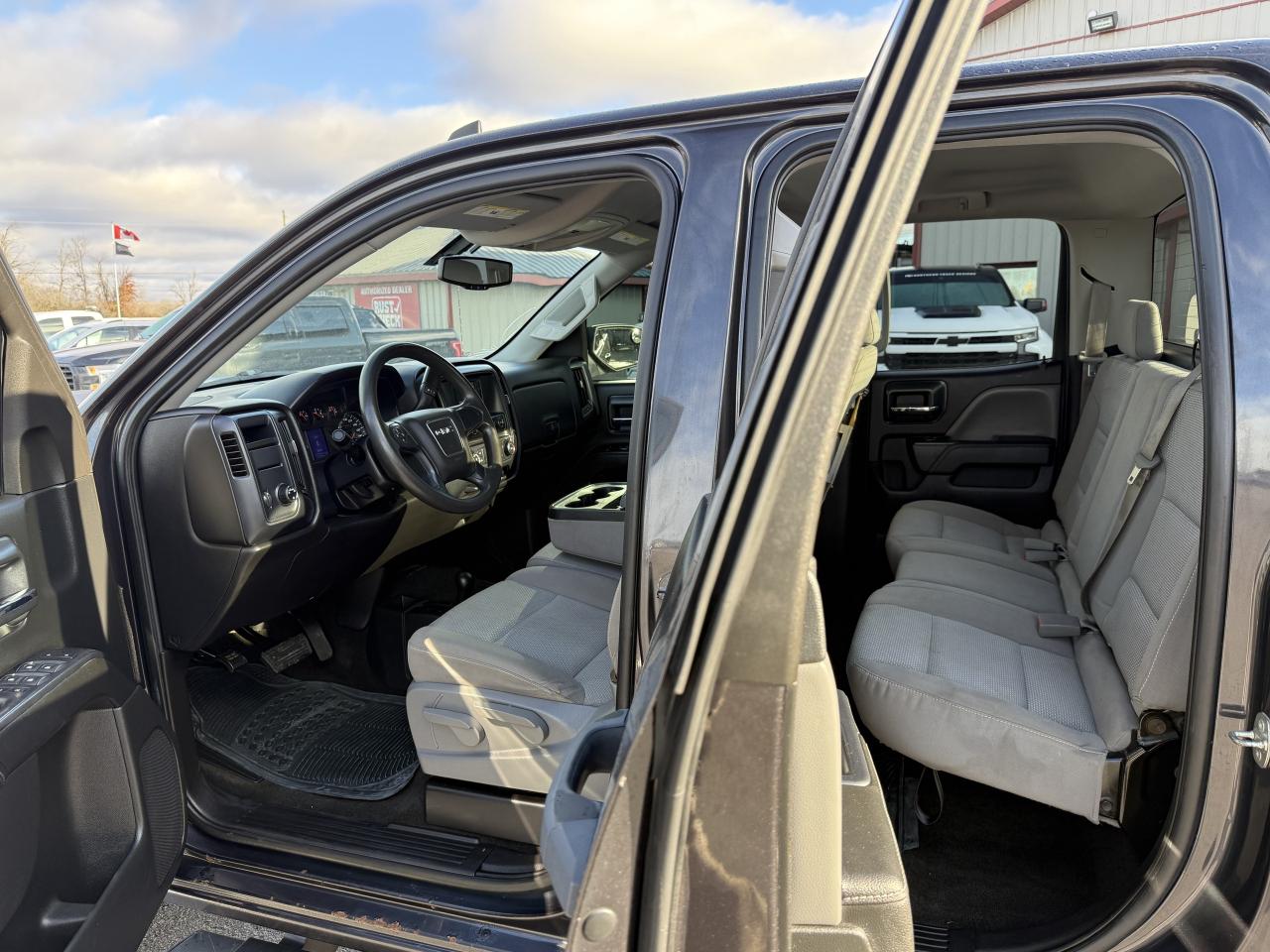 2015 GMC Sierra 1500 4WD DOUBLE CAB Photo