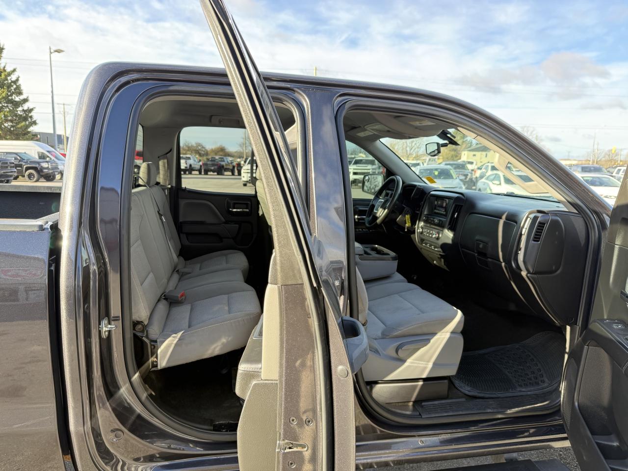 2015 GMC Sierra 1500 4WD DOUBLE CAB Photo