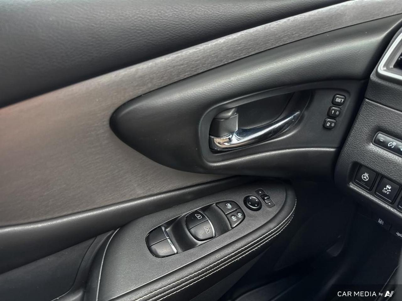 2021 Nissan Murano SL BACKUP CAM   BLUETOOTH   HTD LTHR SEATS   KEYLE Photo