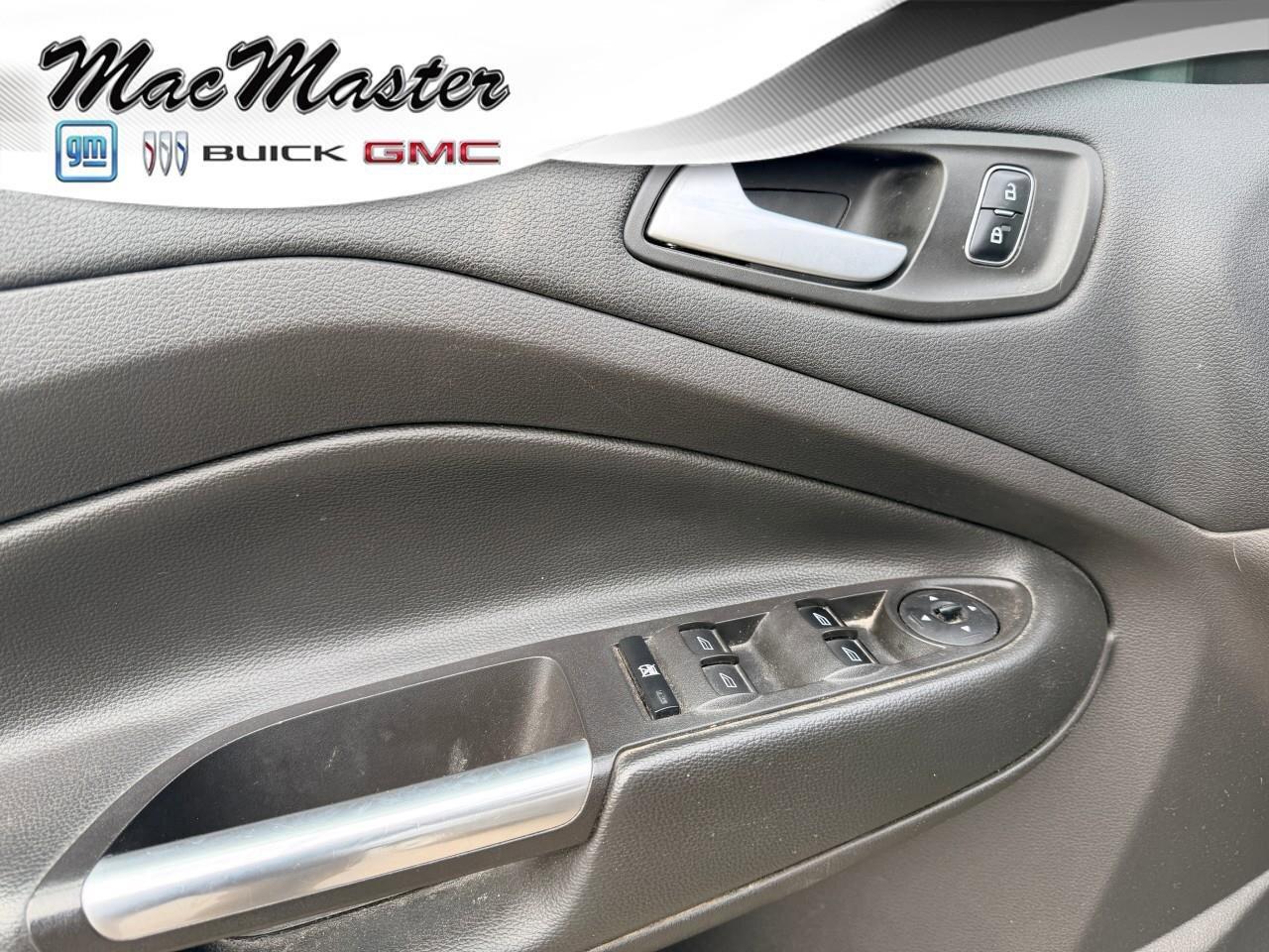 2018 Ford Escape SESE, AWD, BACKUP CAMERA, HEATED-CLOTH, ALLOYS, AS Photo