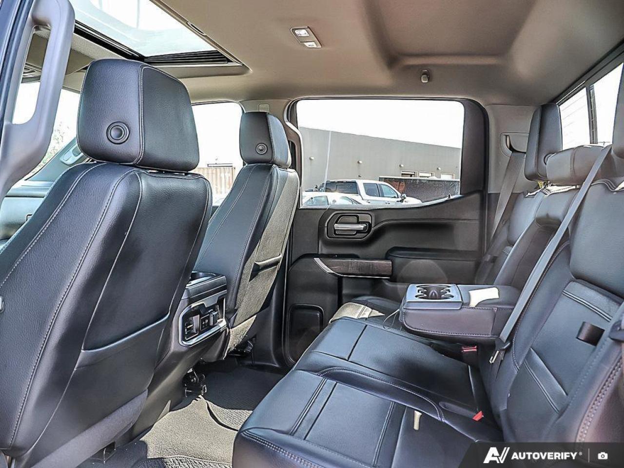 2022 GMC Sierra 1500 Limited DenaliDENALI, CREW, 4X4, 6.2L, NAV, ROOF, HTD/COOL Photo