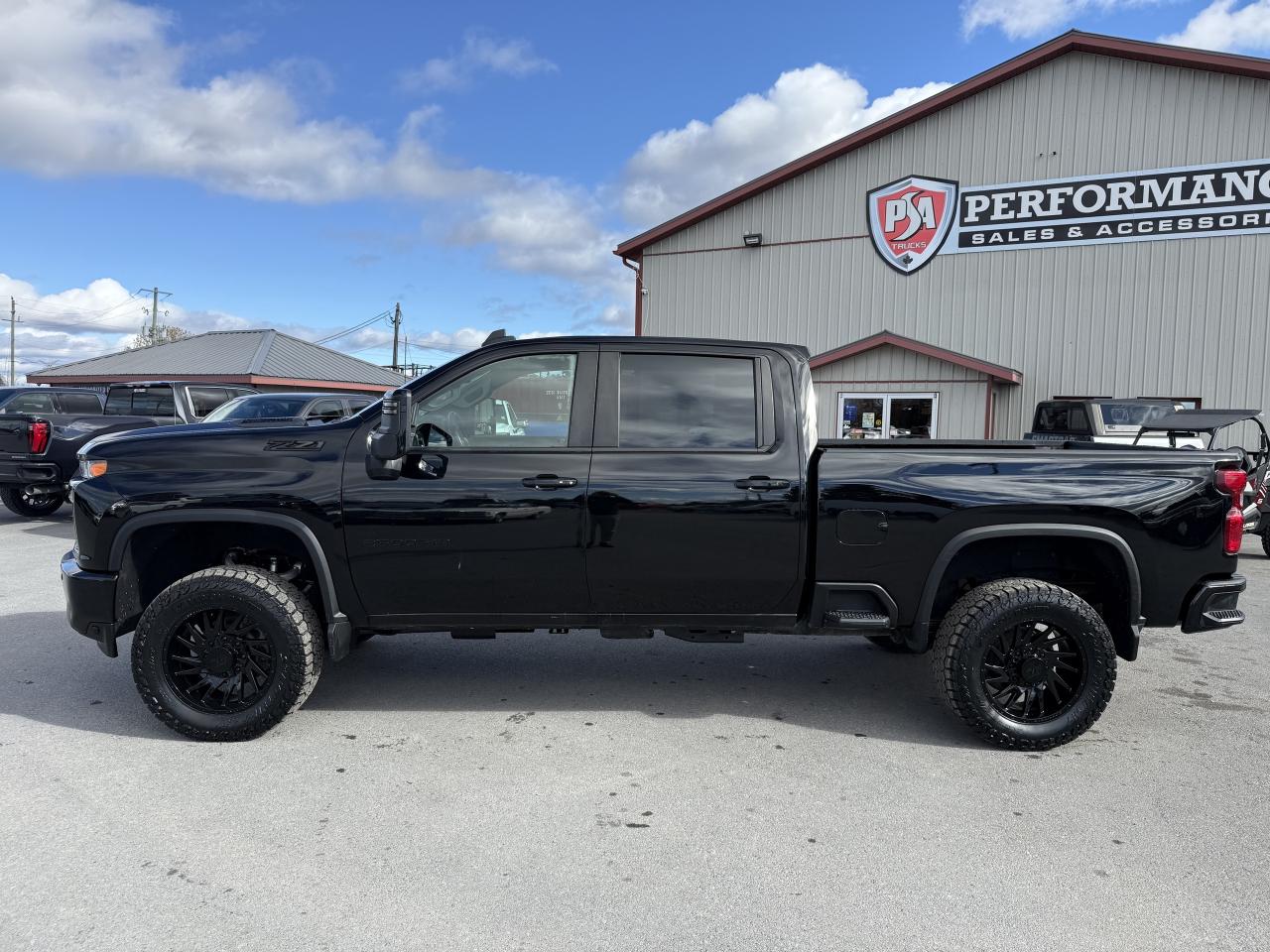 2022 Chevrolet SILVERADO 2500HD 4WD Crew Cab 159  LT Photo