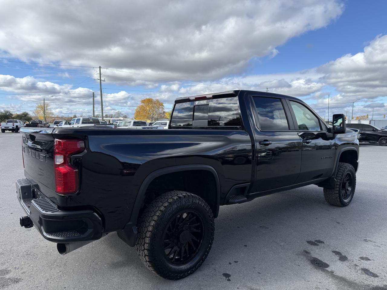 2022 Chevrolet SILVERADO 2500HD 4WD Crew Cab 159  LT Photo