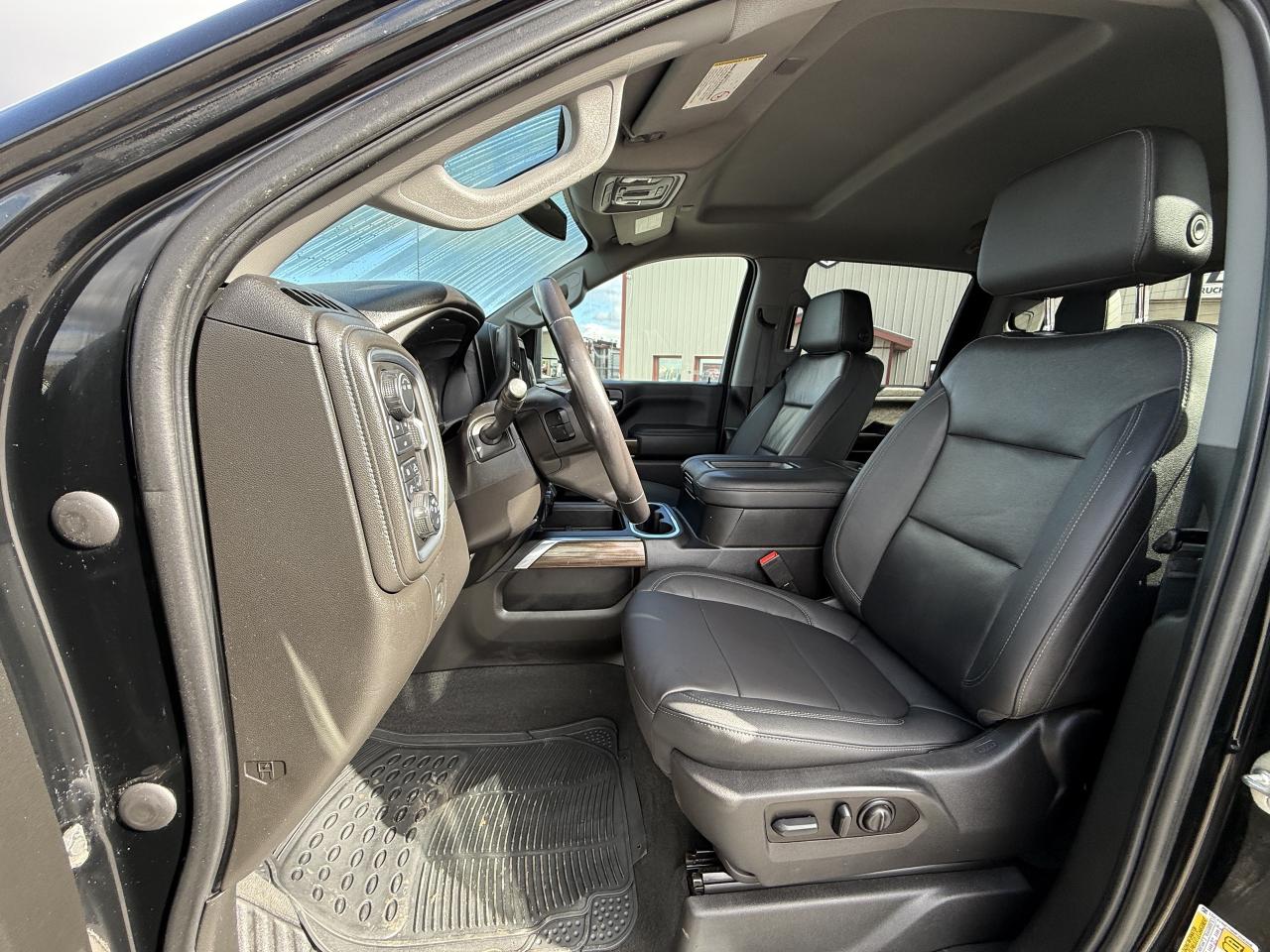 2022 Chevrolet SILVERADO 2500HD 4WD Crew Cab 159  LT Photo