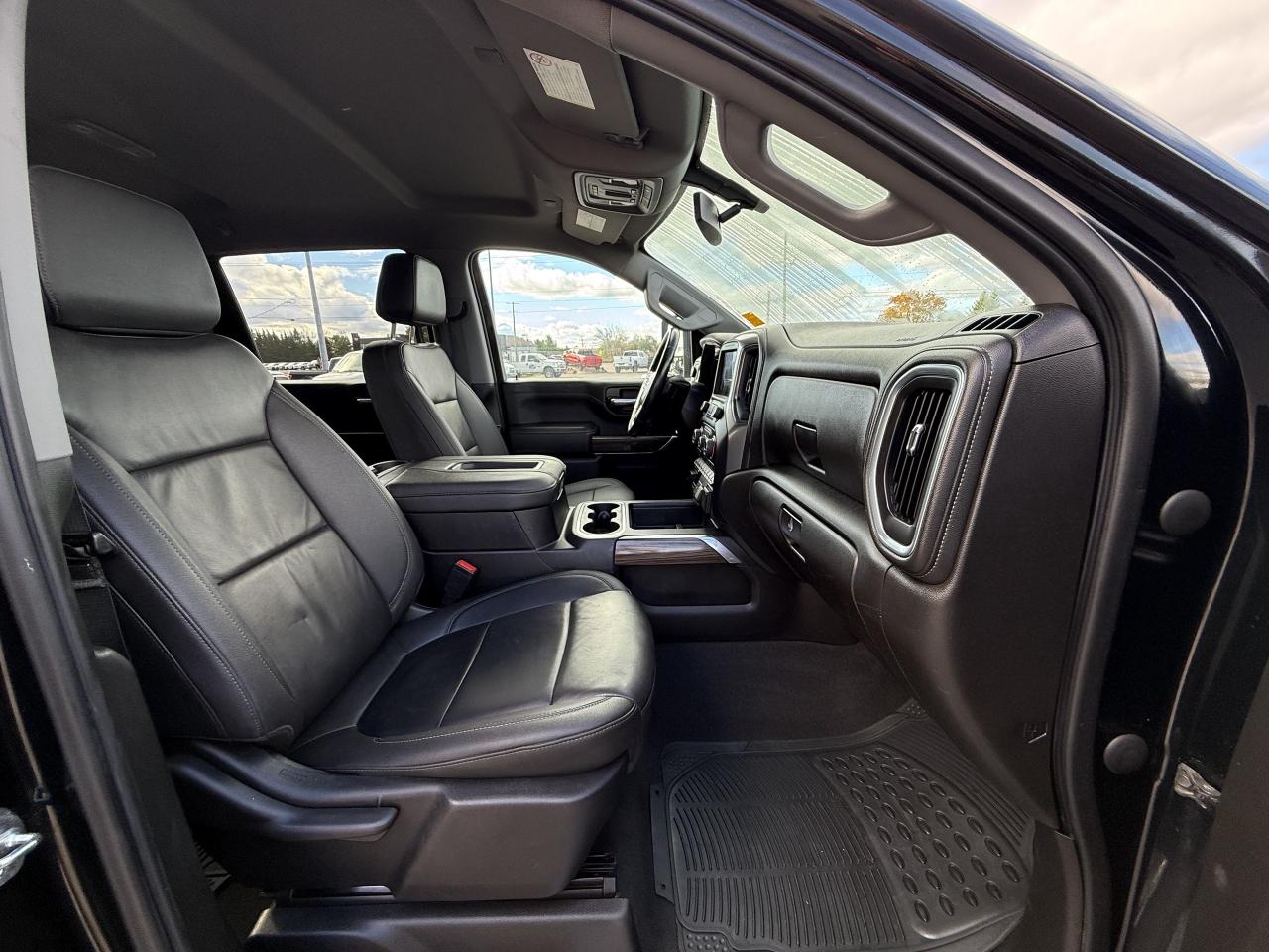 2022 Chevrolet SILVERADO 2500HD 4WD Crew Cab 159  LT Photo