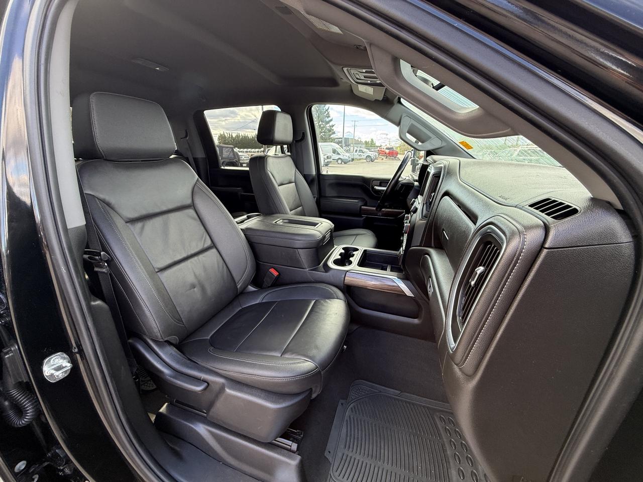 2022 Chevrolet SILVERADO 2500HD 4WD Crew Cab 159  LT Photo