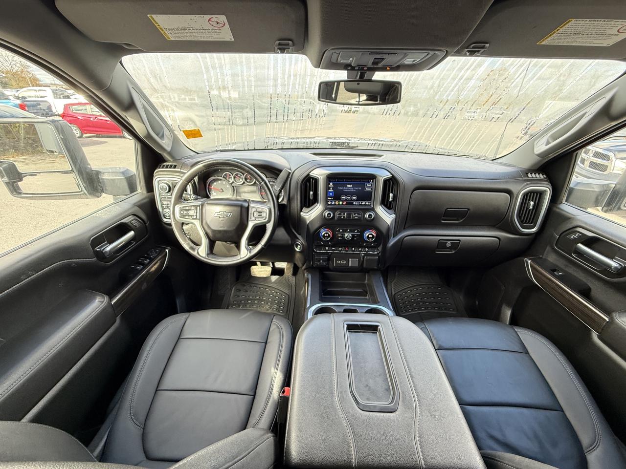 2022 Chevrolet SILVERADO 2500HD 4WD Crew Cab 159  LT Photo