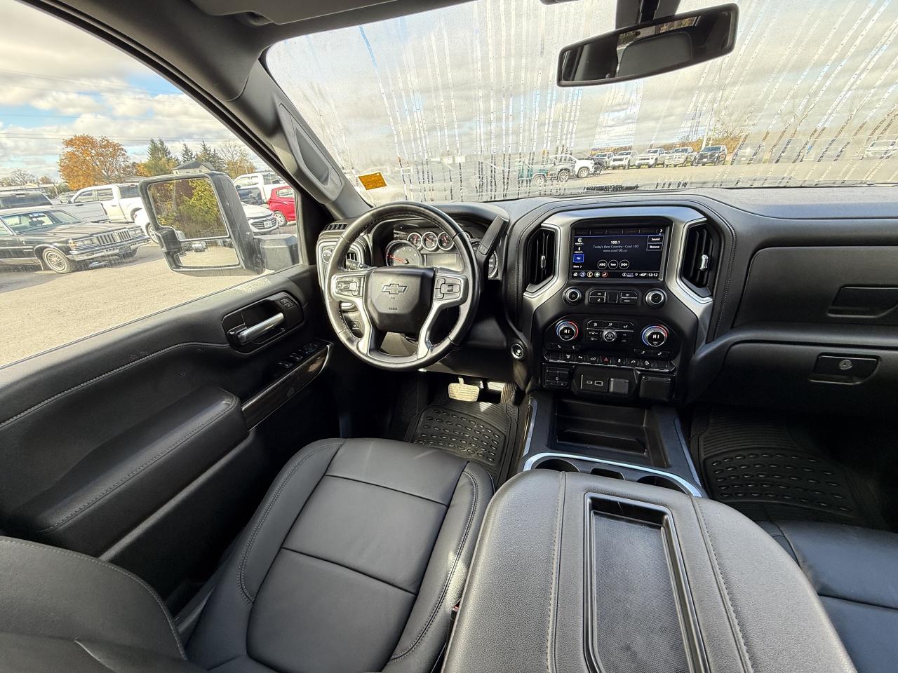 2022 Chevrolet SILVERADO 2500HD 4WD Crew Cab 159  LT Photo