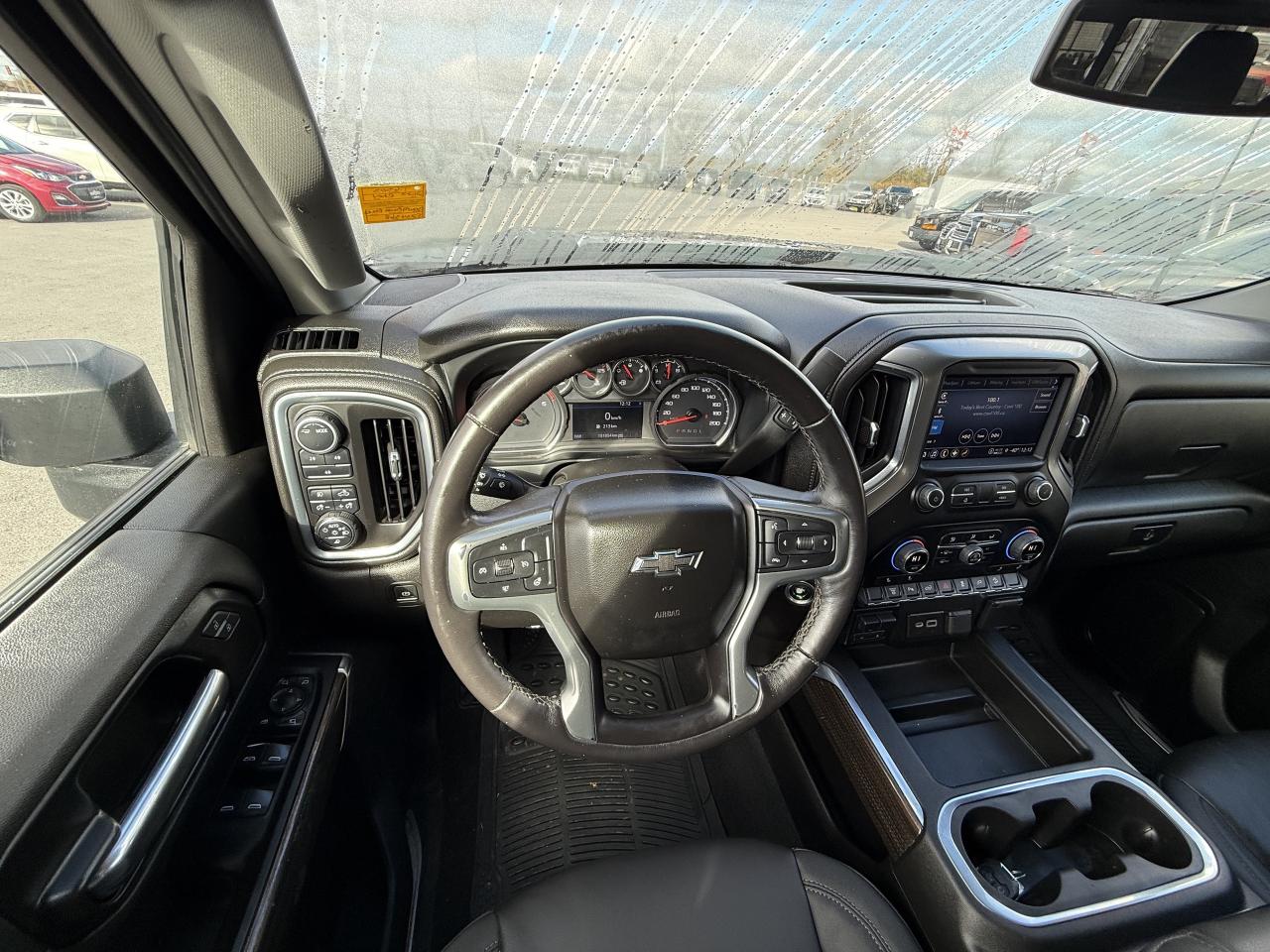 2022 Chevrolet SILVERADO 2500HD 4WD Crew Cab 159  LT Photo