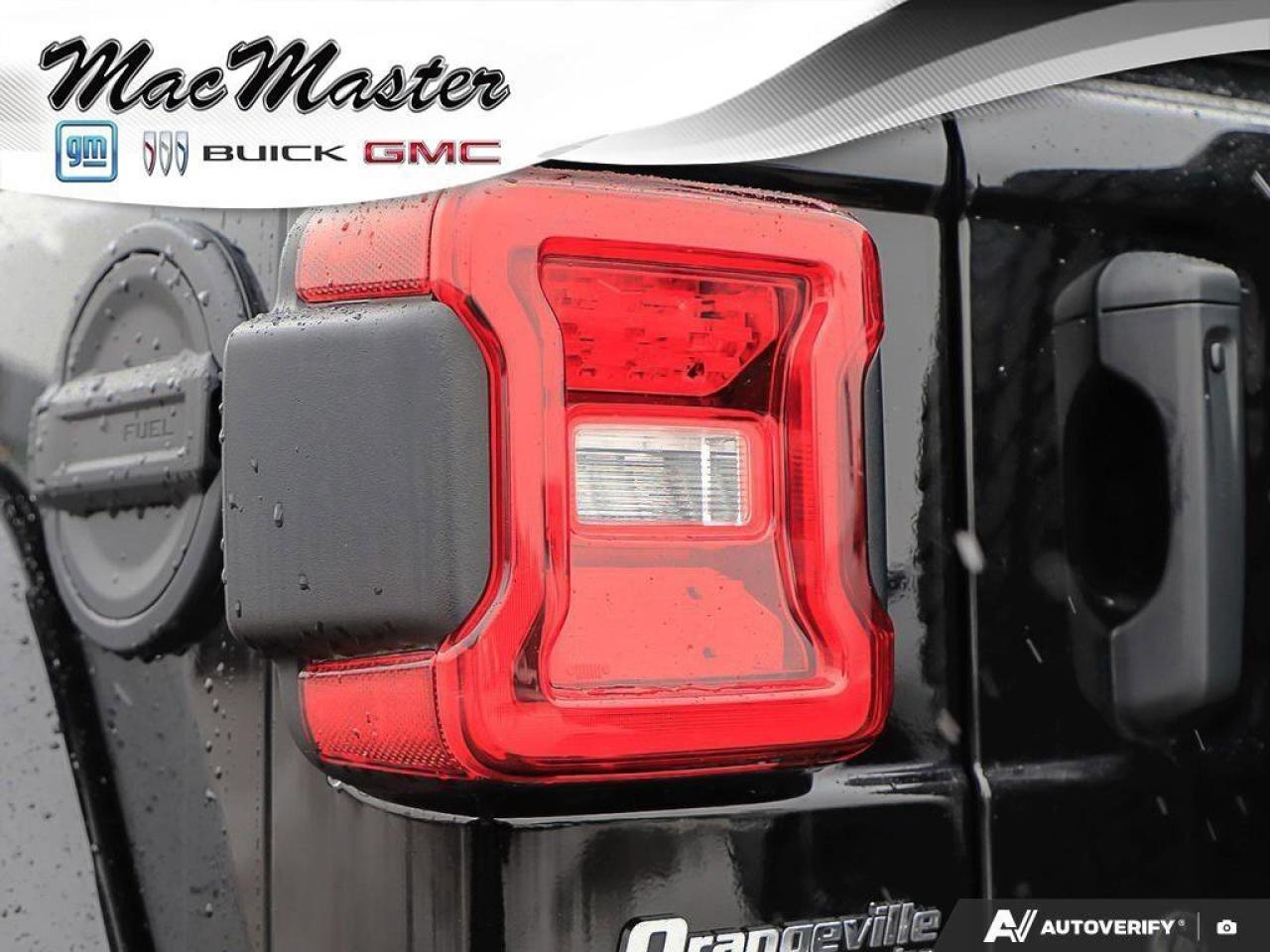 2019 Jeep WRANGLER UNLIMITED SaharaSAHARA, V6, 4X4, NAV, HEATED LEATHER, LIFTED Photo