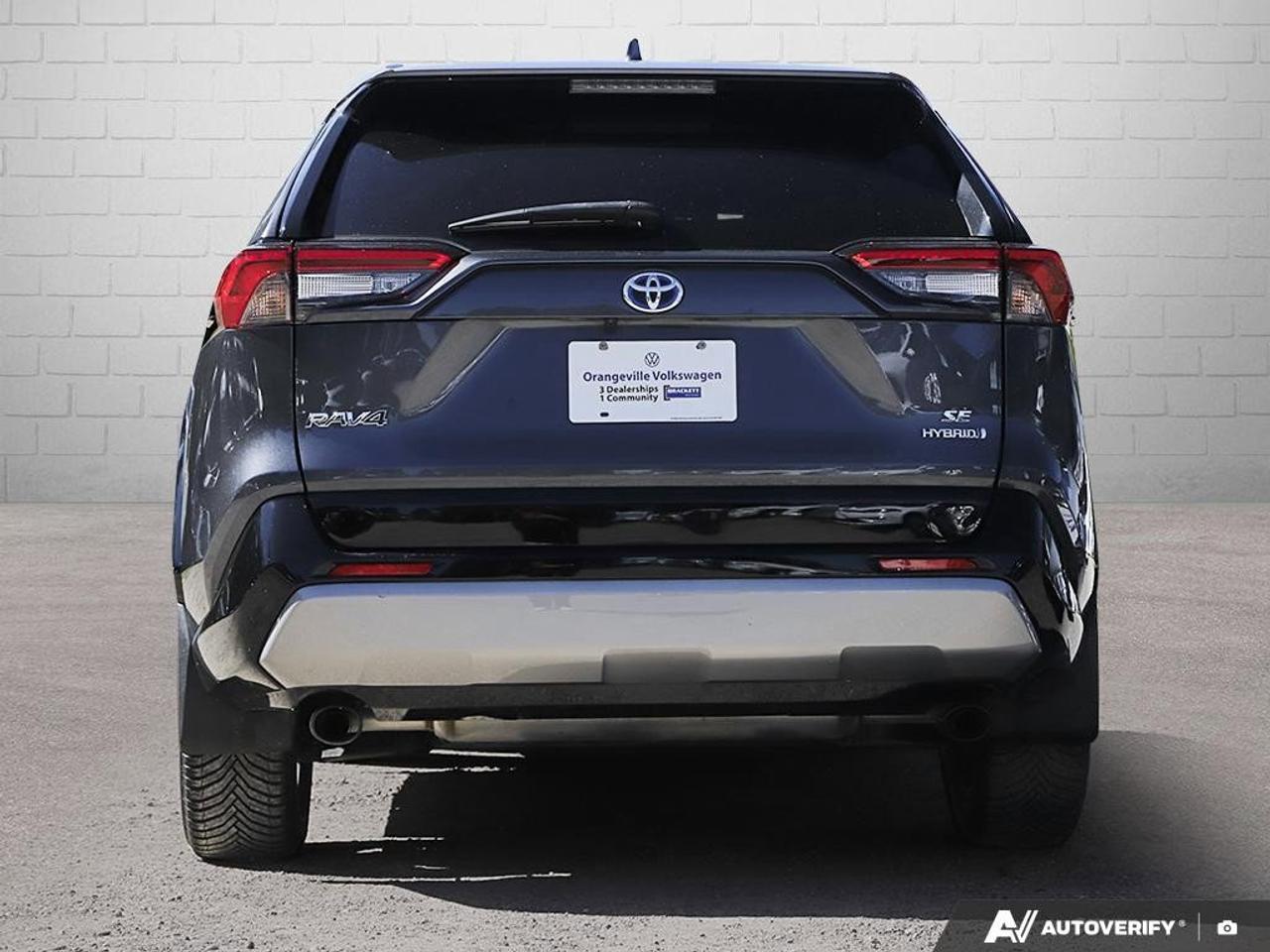 2023 Toyota RAV4 Hybrid SEHYBRID, SUNROOF, HTD SEATS, ADAPTIVE CRUI Photo