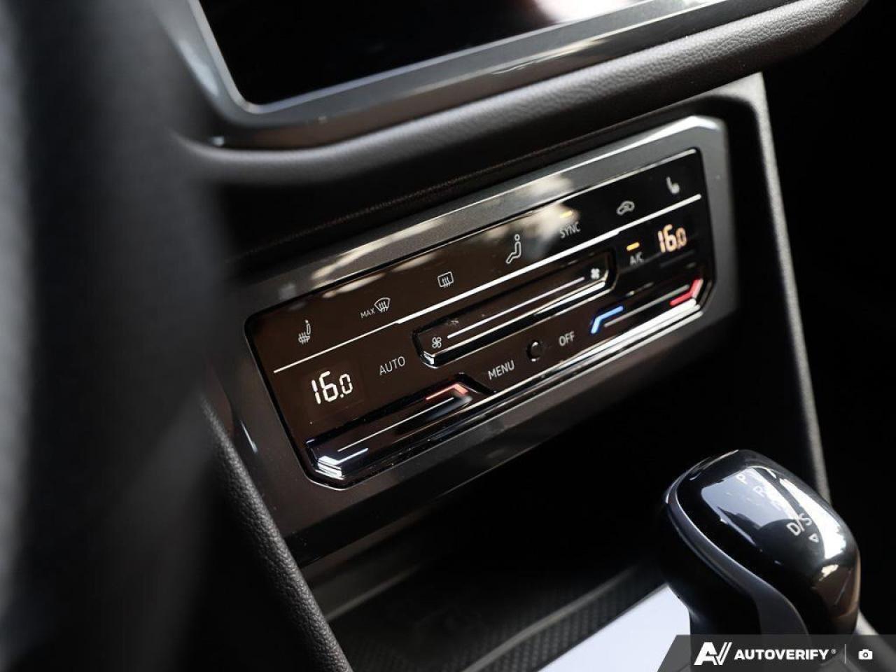 2023 Volkswagen Tiguan Comfortline R-Line Black EditionONE-OWNER, ACCIDEN Photo