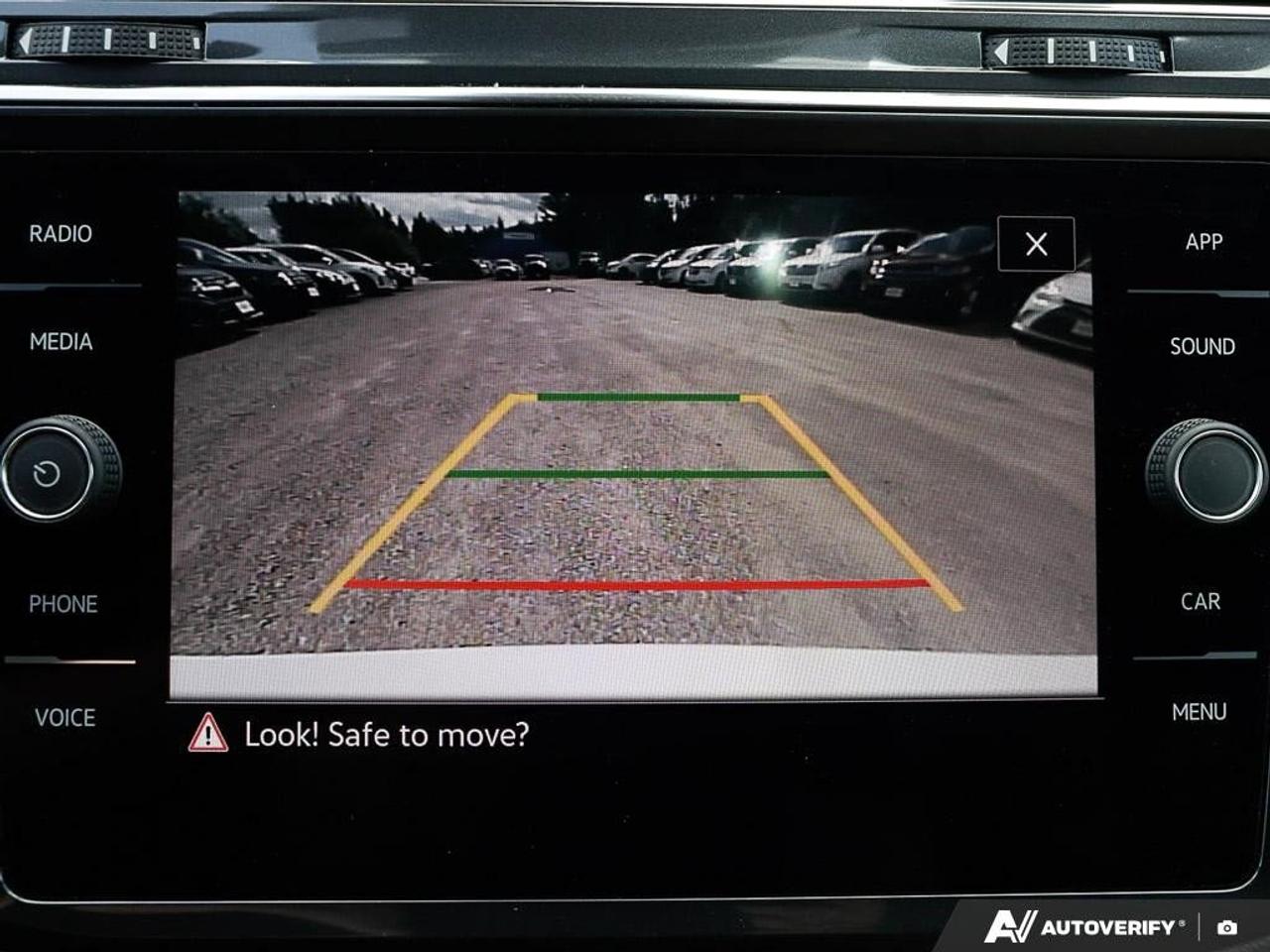 2023 Volkswagen Tiguan Comfortline R-Line Black EditionONE-OWNER, ACCIDEN Photo