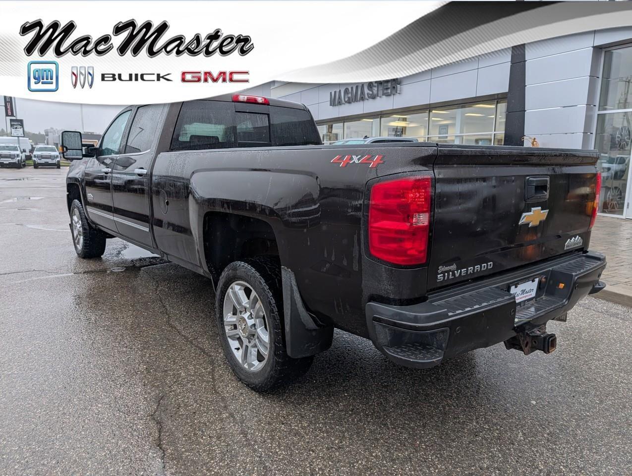 2018 Chevrolet SILVERADO 2500HD High CountryHIGH COUNTRY, CREW, 4X4, DURAMAX, LOAD Photo