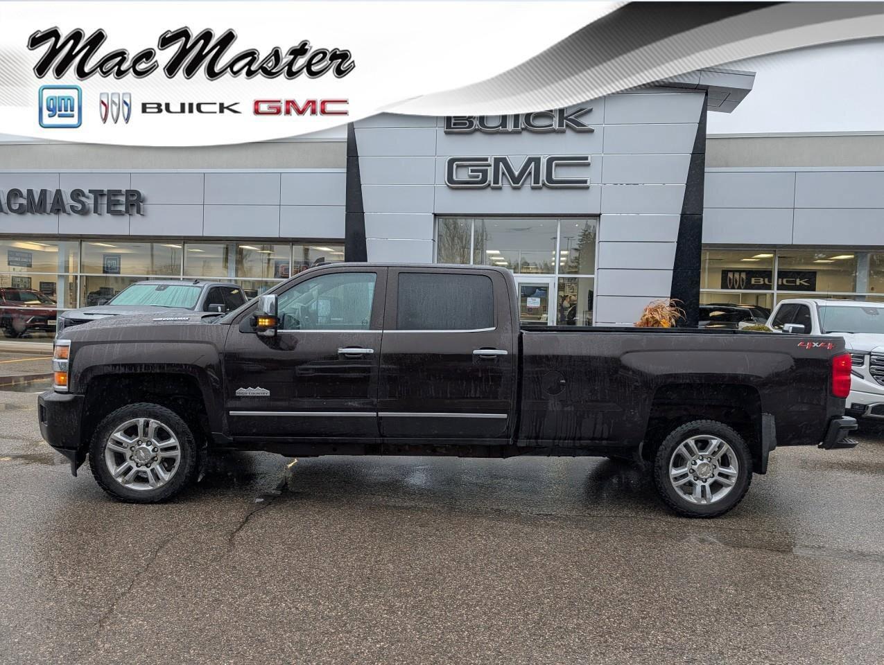 2018 Chevrolet SILVERADO 2500HD High CountryHIGH COUNTRY, CREW, 4X4, DURAMAX, LOAD Photo