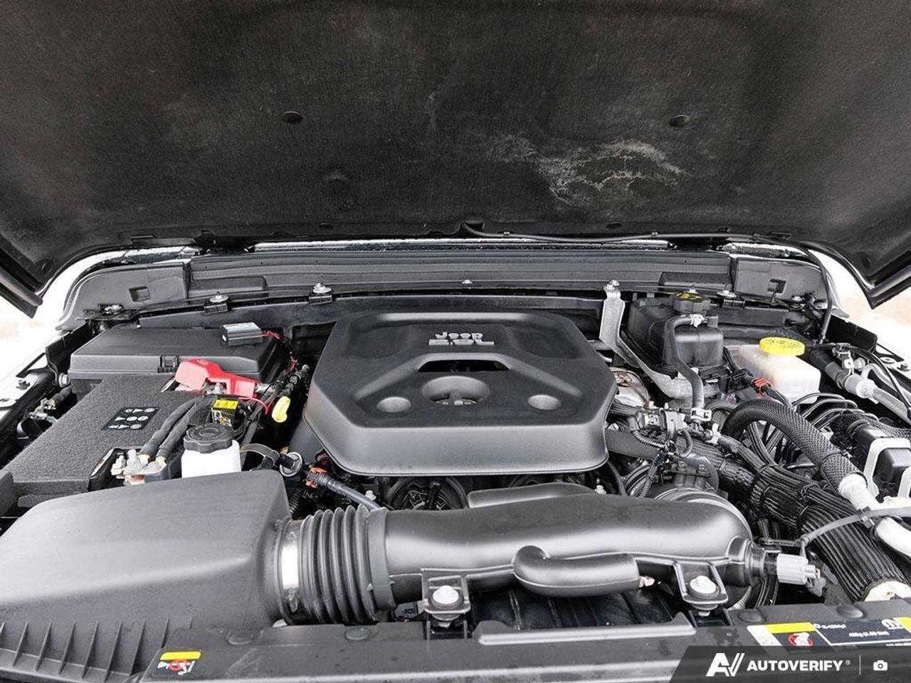 2023 Jeep Wrangler SaharaSAHARA, 2.0T, NAV, HEATED CLOTH, SKYTOP, 1-O Photo