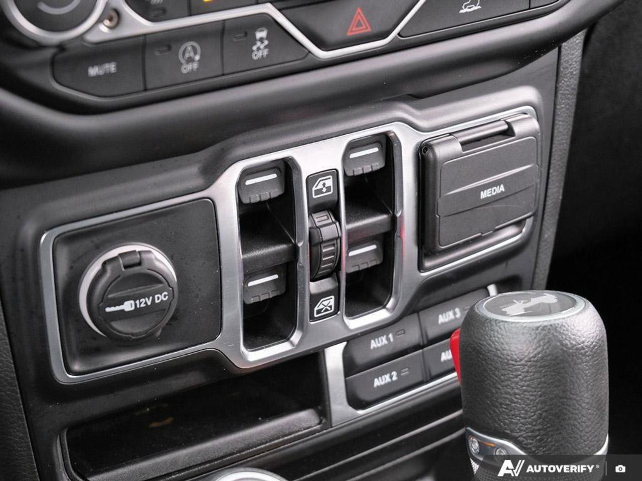 2023 Jeep Wrangler SaharaSAHARA, 2.0T, NAV, HEATED CLOTH, SKYTOP, 1-O Photo