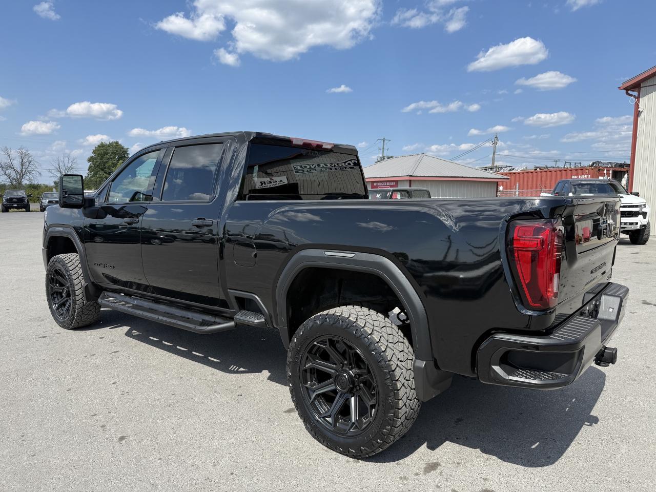 2022 GMC SIERRA 2500HD 4WD Crew Cab 159  AT4 Photo