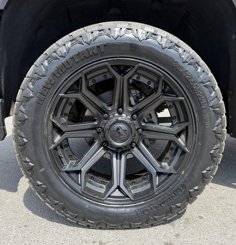 2022 GMC SIERRA 2500HD 4WD Crew Cab 159  AT4 Photo