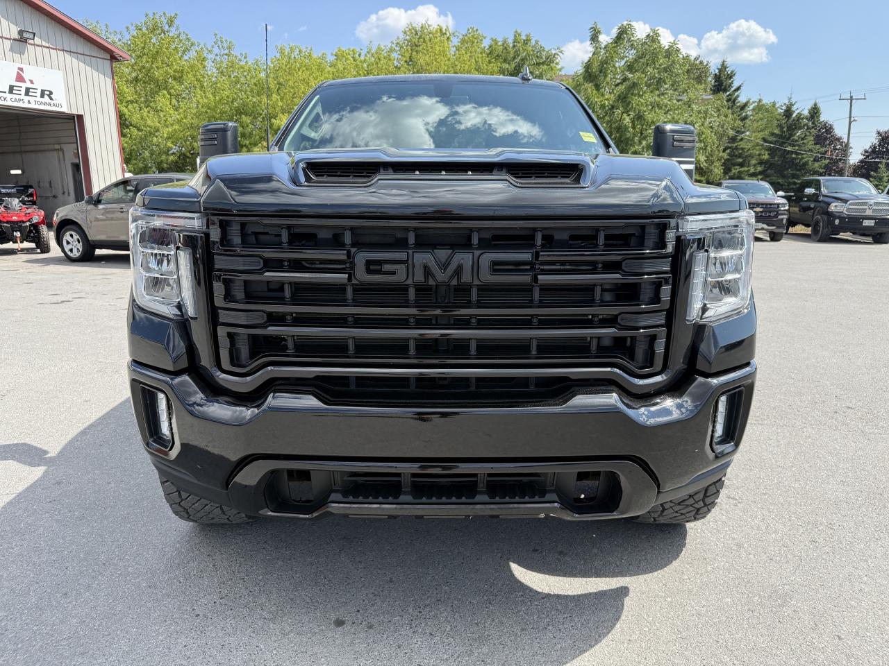 2022 GMC SIERRA 2500HD 4WD Crew Cab 159  AT4 Photo