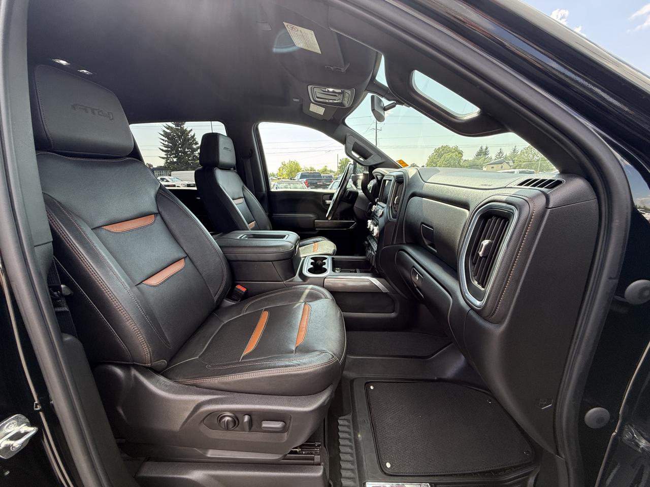 2022 GMC SIERRA 2500HD 4WD Crew Cab 159  AT4 Photo