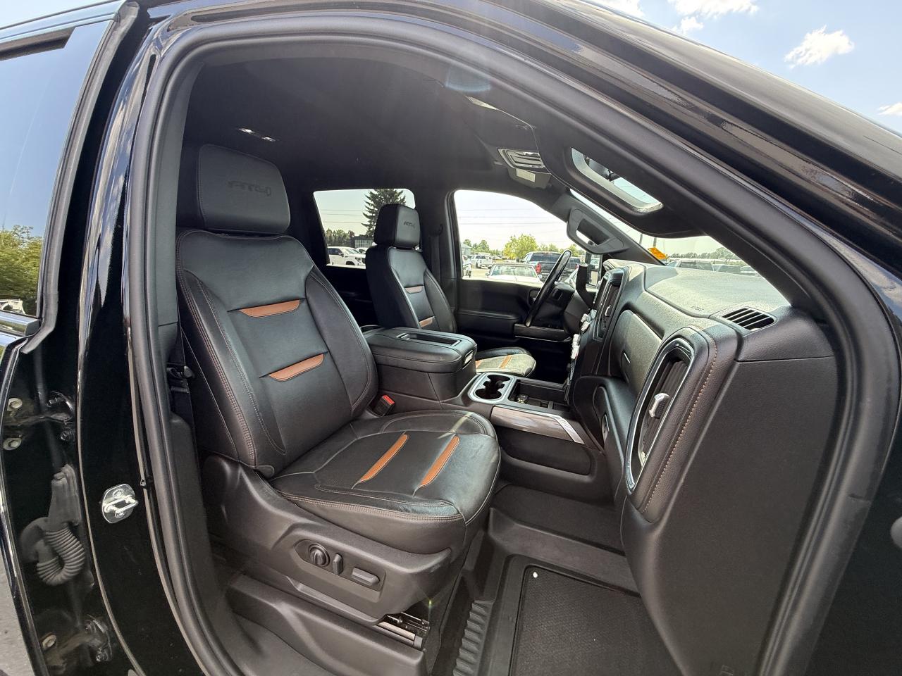 2022 GMC SIERRA 2500HD 4WD Crew Cab 159  AT4 Photo