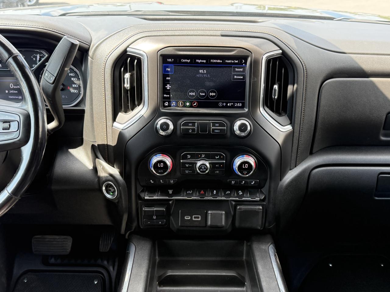 2022 GMC SIERRA 2500HD 4WD Crew Cab 159  AT4 Photo