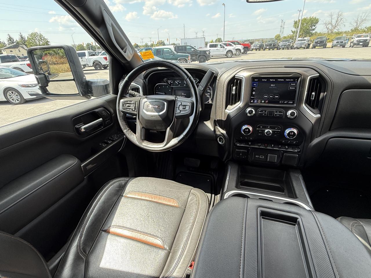 2022 GMC SIERRA 2500HD 4WD Crew Cab 159  AT4 Photo