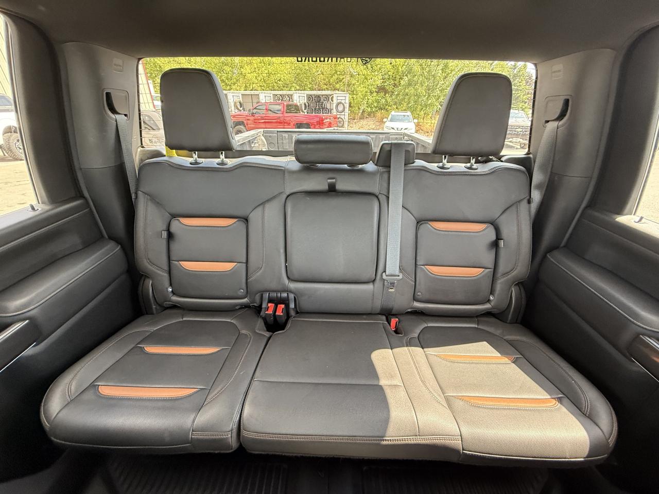 2022 GMC SIERRA 2500HD 4WD Crew Cab 159  AT4 Photo