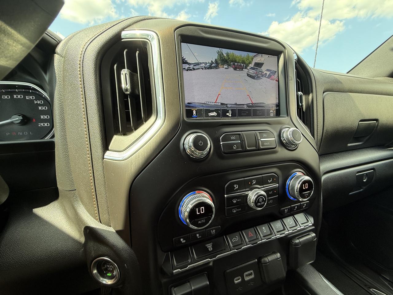 2022 GMC SIERRA 2500HD 4WD Crew Cab 159  AT4 Photo