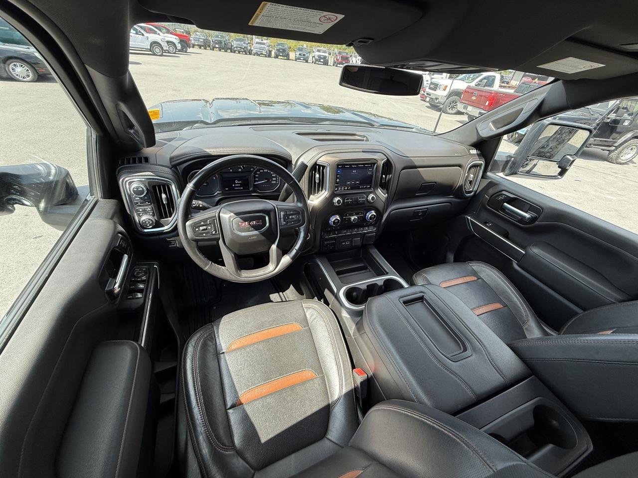 2022 GMC SIERRA 2500HD 4WD Crew Cab 159  AT4 Photo