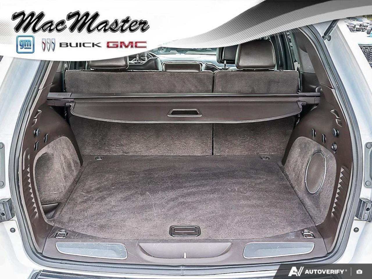 2018 Jeep Grand Cherokee OverlandOVERLAND, HEMI, 4X4, NAV, ROOF, HTD/COOL! Photo