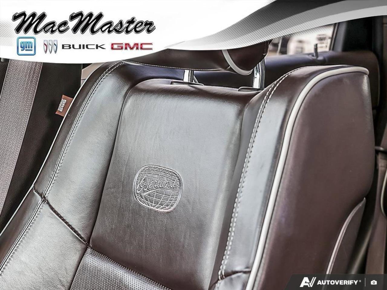 2018 Jeep Grand Cherokee OverlandOVERLAND, HEMI, 4X4, NAV, ROOF, HTD/COOL! Photo