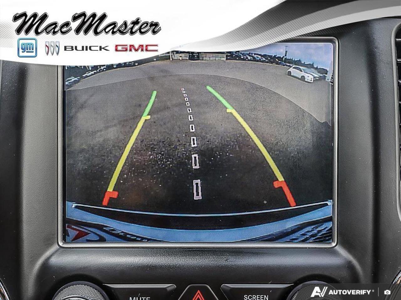 2018 Jeep Grand Cherokee OverlandOVERLAND, HEMI, 4X4, NAV, ROOF, HTD/COOL! Photo