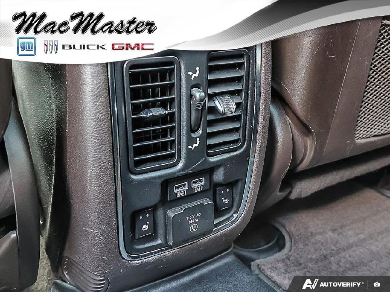 2018 Jeep Grand Cherokee OverlandOVERLAND, HEMI, 4X4, NAV, ROOF, HTD/COOL! Photo