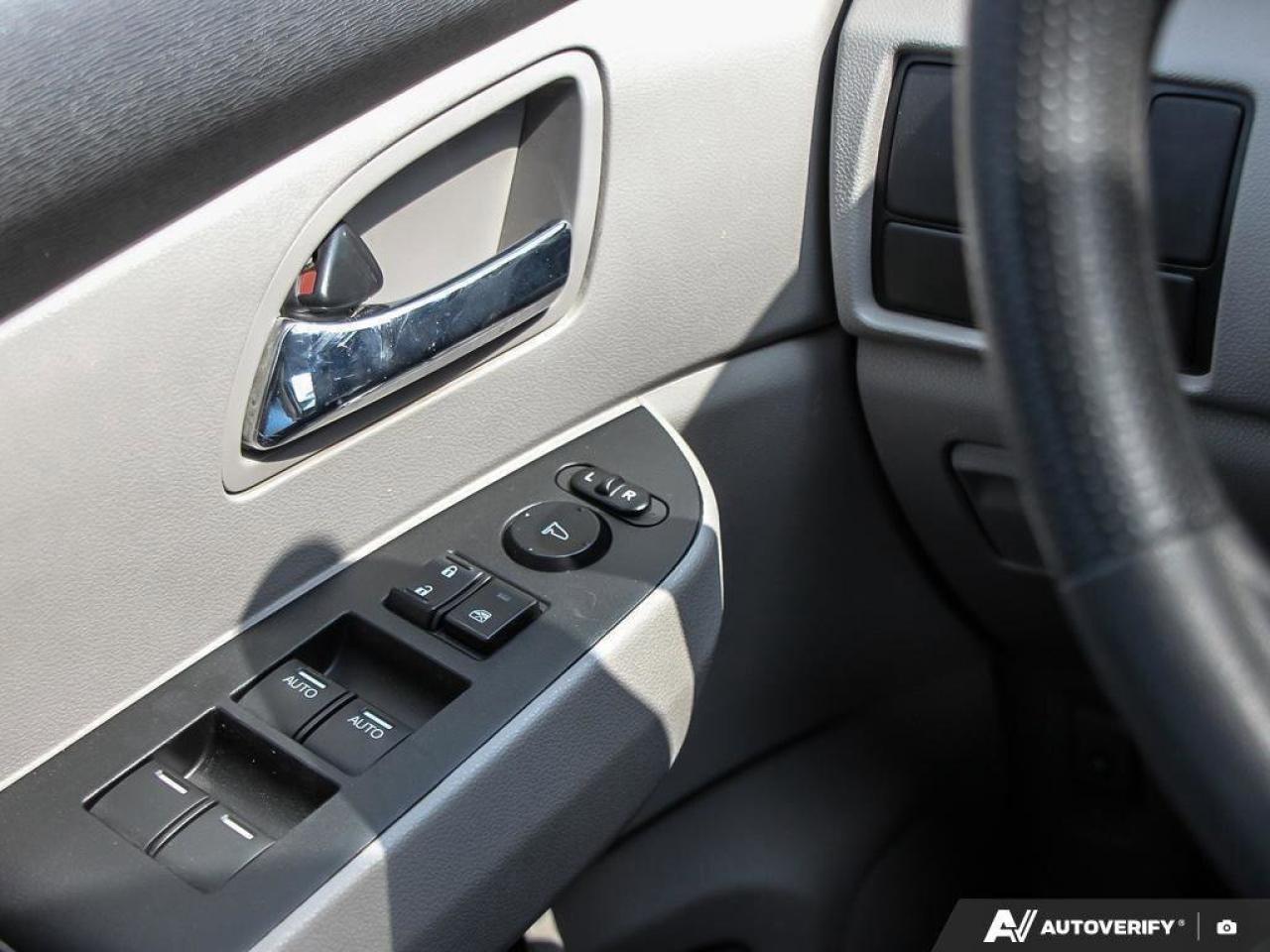 2015 Honda Odyssey SEAS-TRADED, BACKUP CAM, BLUETOOTH, TRI-ZONE CLIMA Photo