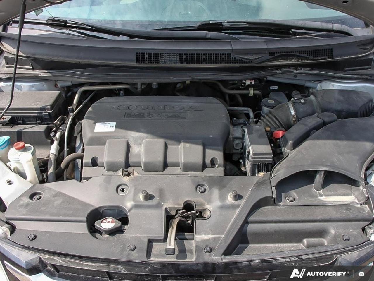 2015 Honda Odyssey SEAS-TRADED, BACKUP CAM, BLUETOOTH, TRI-ZONE CLIMA Photo