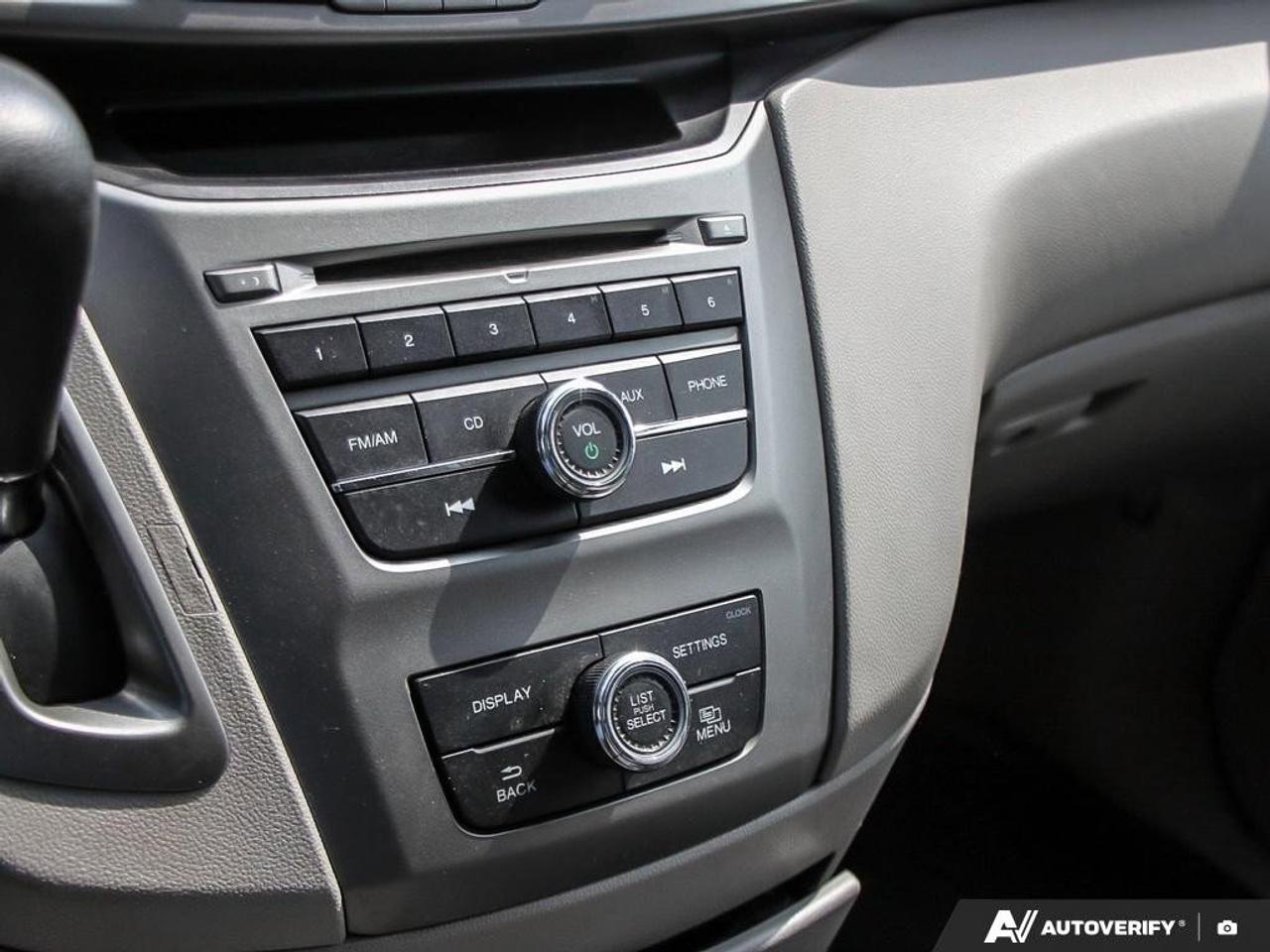 2015 Honda Odyssey SEAS-TRADED, BACKUP CAM, BLUETOOTH, TRI-ZONE CLIMA Photo