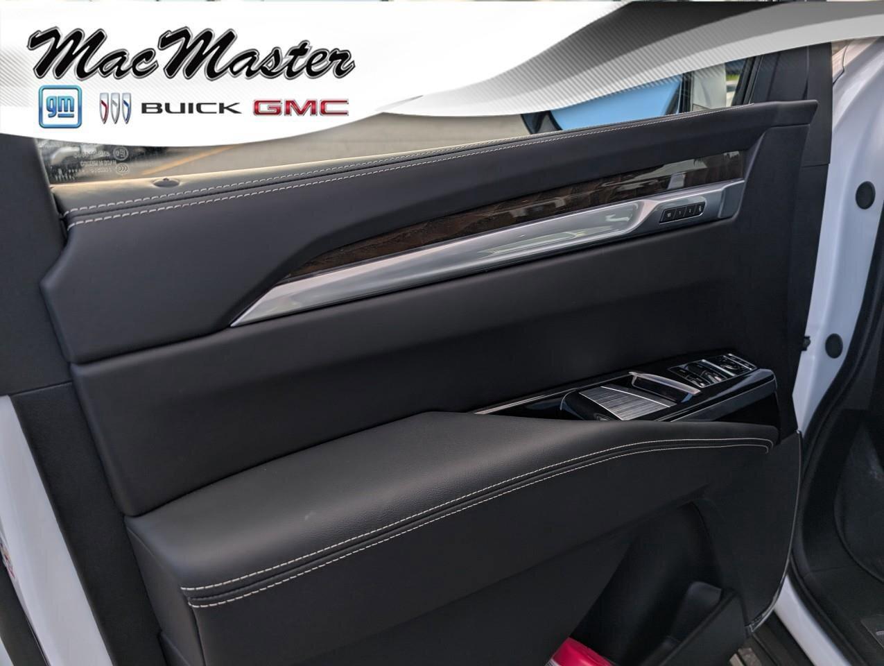 2025 Cadillac Escalade 4WD Sport PlatinumSPORT PLATINUM, 6.2L, COMPANY DE Photo