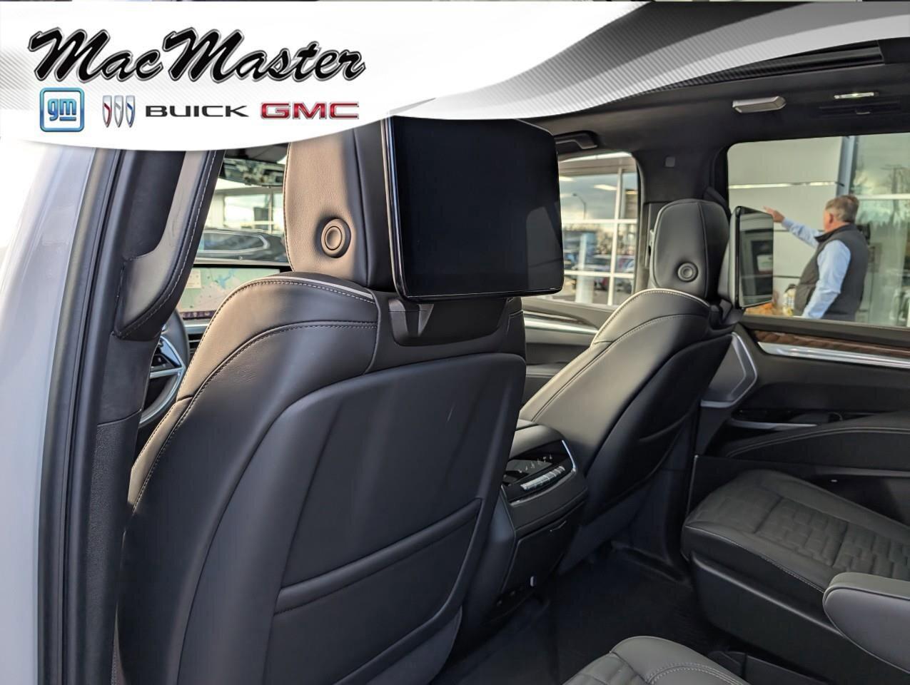 2025 Cadillac Escalade 4WD Sport PlatinumSPORT PLATINUM, 6.2L, COMPANY DE Photo