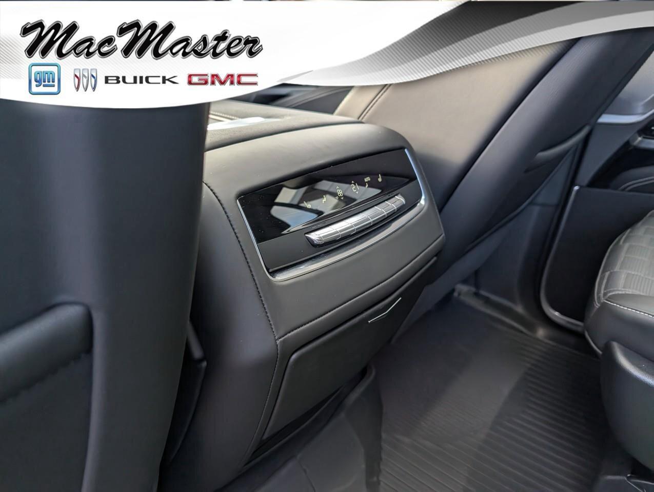 2025 Cadillac Escalade 4WD Sport PlatinumSPORT PLATINUM, 6.2L, COMPANY DE Photo