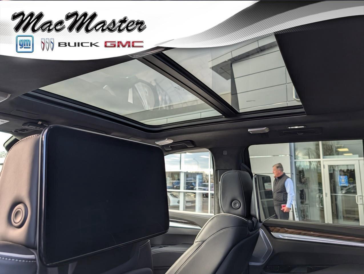 2025 Cadillac Escalade 4WD Sport PlatinumSPORT PLATINUM, 6.2L, COMPANY DE Photo