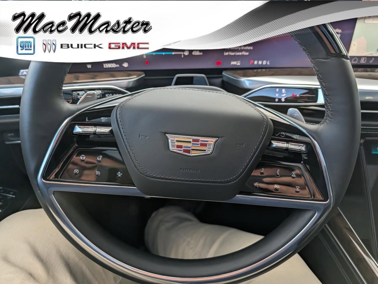 2025 Cadillac Escalade 4WD Sport PlatinumSPORT PLATINUM, 6.2L, COMPANY DE Photo