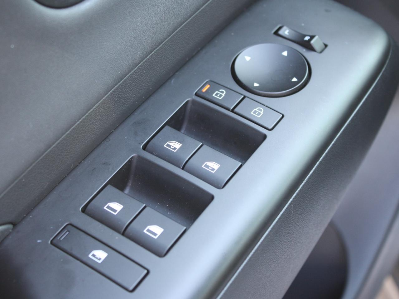 2025 Hyundai KONA N Line 1.6T Demo /Leather/ Nav / Carplay Photo