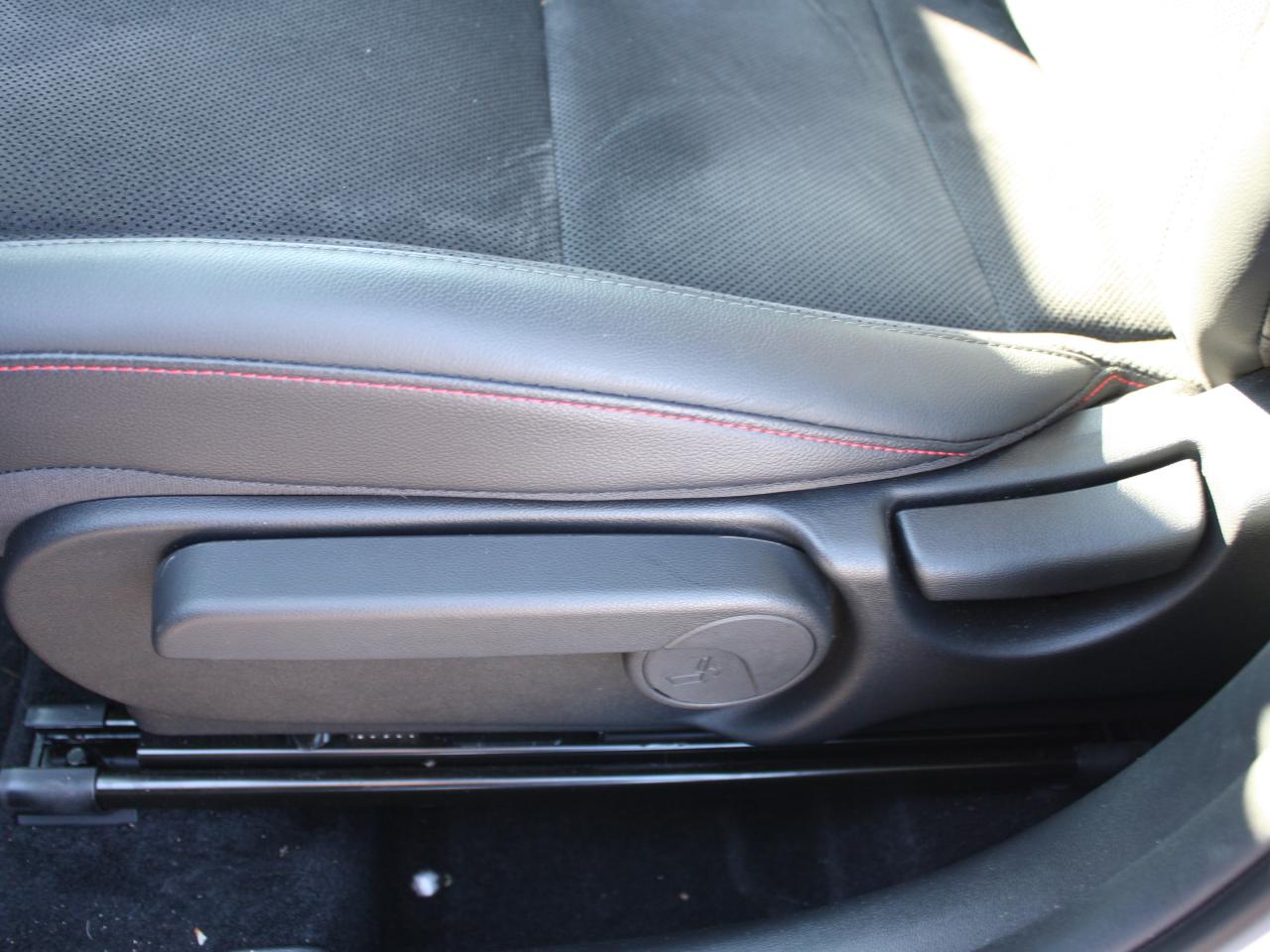 2025 Hyundai KONA N Line 1.6T Demo /Leather/ Nav / Free Winter Tires Photo