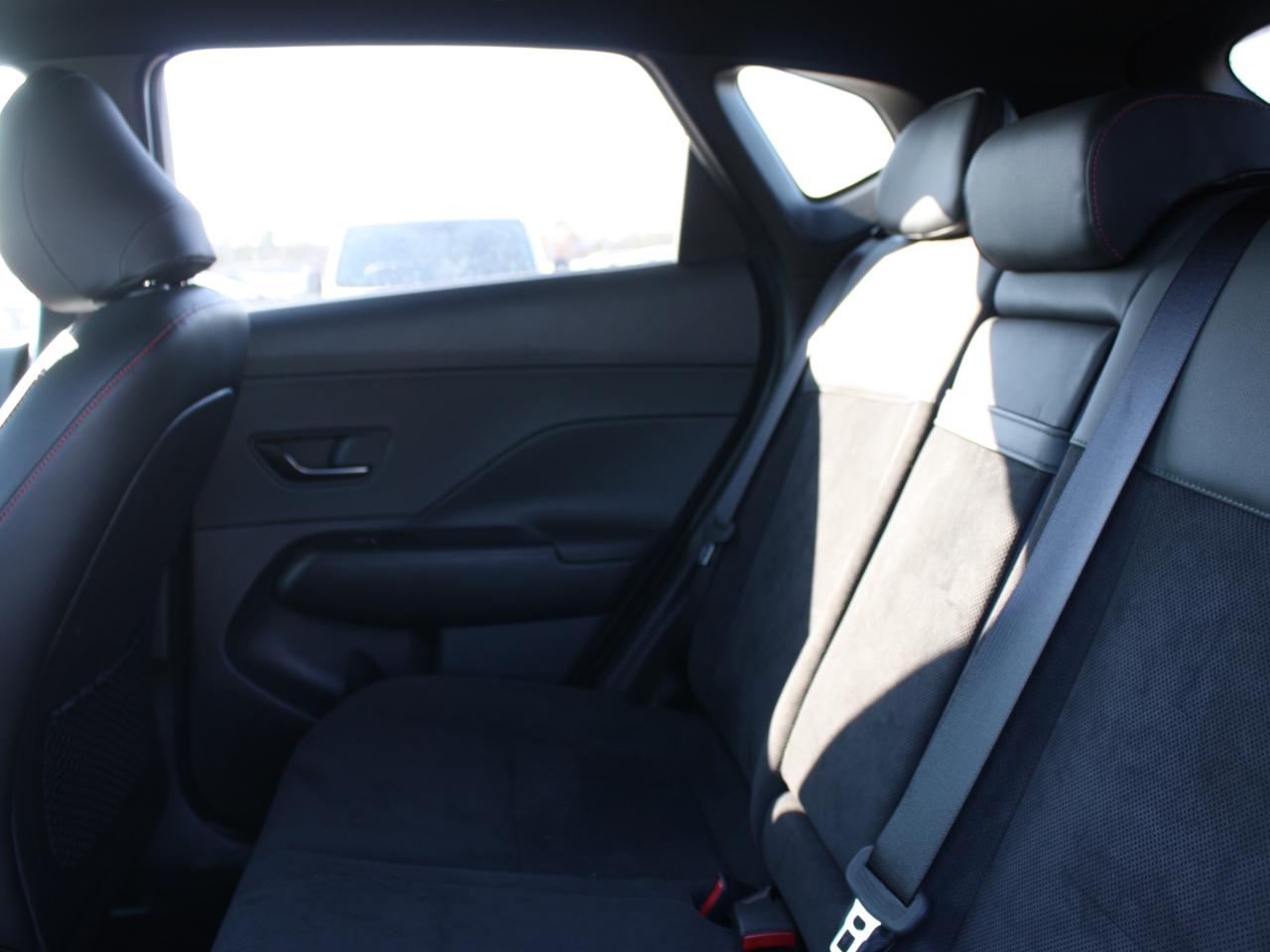 2025 Hyundai KONA N Line 1.6T Demo /Leather/ Nav / Free Winter Tires Photo